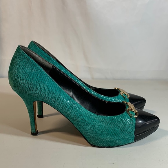 White House Black Market Shoes - White House Black Market Heels Women’s Size 8 Teal Solid Color Pumps Shoes